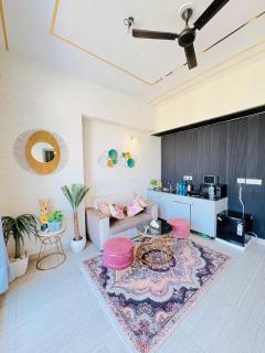 Enjoy 1BHK City View & Swimming pool With Lockwoodzz - 5