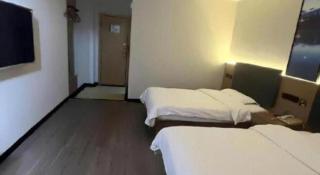 GreenTree Inn Shanghai MinHang ZhuanQiao Subway Station East ZhuanXing Road Shell Hotel - 1