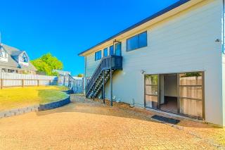 HA 6Bdr Family Haven Walk to Lake,Shops,Boatramp - 2