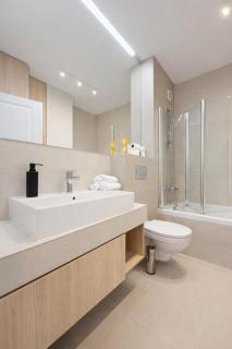 Luxury Modern Apartment Near Mall Moldova - 3