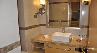 Regal Plaza Hotel & Residence Waigaoqiao - 4