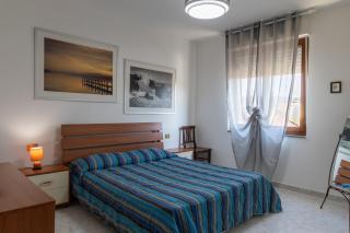 GuestHost - Olmedo Comfy Flat for 6 - 9