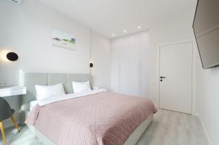 4-196 Yaroslaviv Grad, Bulvarno Kudriavska 17, Kyiv centre, Golden Gate metro nearby, panoramic city view, 15 kW backup power, Petrovdom Apartment - 2