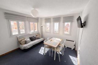 Apartamentos Arttyfal con parking y WiFi by SURYNIEVE - 4