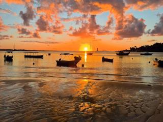 Apartamento na Orla com Vista para o Mar - 2