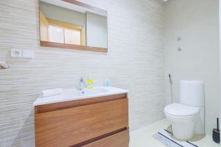 Luxury Apartment 138sqm Beachfront, AC and WiFi - 6