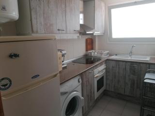 Good location, Beach 5 min, Parking, Air Conditioning - 4