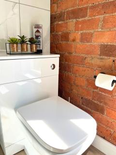 2 Bed Apartment - City Centre - Private Parking - 5