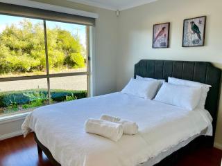 Montrose Hilltop Garden Retreat - 5