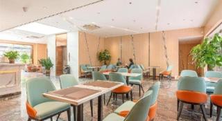 Zmax Hotel Guangzhou Railway Station - 4