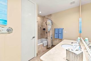 Sapphire Beach - Breathtaking 26th Floor - Views - 3