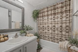 2BR Arlington Apartment - Walking Distance to AT&T Stadium - 7