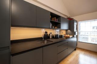 Enchanting Clifton Retreat with Patio Garden - 2