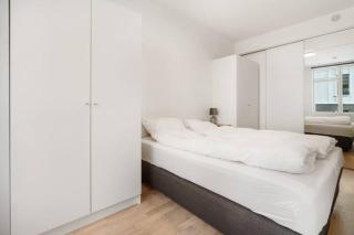 Convenient Stay with Easy Transit Access - 7