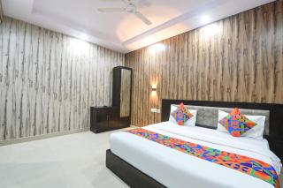 FabHotel Crown Residency- Near Lakhani Armaan Metro Station - 2