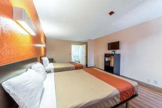 Motel 6-San Antonio, TX - South WW White Rd - San Antonio - 2