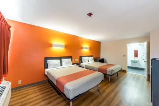 Motel 6-San Antonio, TX - South WW White Rd - San Antonio - 7