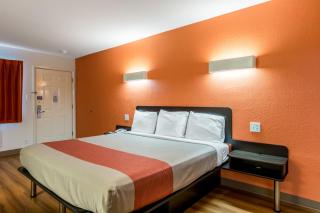 Motel 6-San Antonio, TX - South WW White Rd - San Antonio - 9