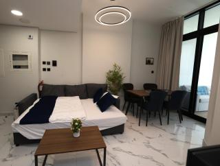 Central Stay 1 Bed Junior near Cleveland and Abu Dhabi Mall - 1