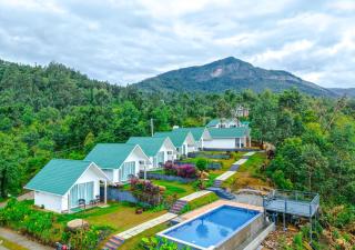 Gardenia Pool Resort Kanthalloor by VOYE HOMES Mountain View Stay Near Bhramaram view Point - 4