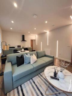 Bright 1-Bed City Stay - Walk to DMu & Hospital - 8