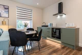 Bright 1-Bed City Stay - Walk to DMu & Hospital - 7