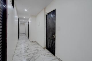 FabHotel Metro Inn - 7