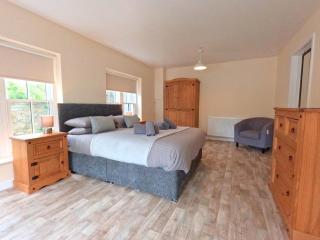 4 Bed in Tenby oc-fb270 - 7
