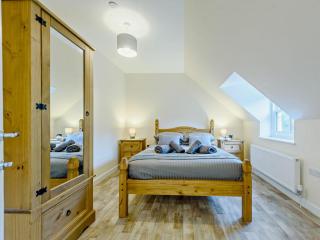 4 Bed in Tenby oc-fb270 - 3