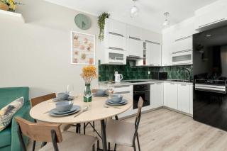 Functional & Modern Apartment with Parking and Garden by Noclegi Renters - 3
