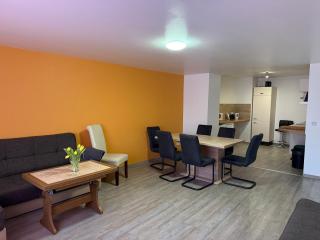 StayHere24 Große Monteur- und Ferienwohnung mit 3 Schlafzimmern - 6