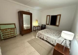 amplia casa de dos pisos con terraza, centro de Muro - 5