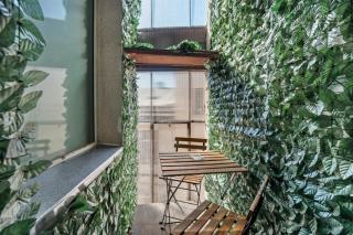 Bright Designer 1BR Apartment with Balcony & WiFi - 6