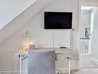 Bright Ensuite Room in Shared Wandsworth Flat - 2