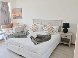 The Coastal Garden Suite - 0