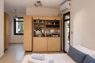 Bright Studio w Balcony - Near Thessaloniki Center - 4