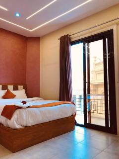 Royal Garden Hotel Downtown - 8