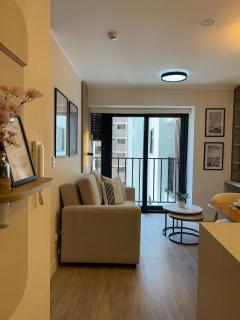 Modern 2BR - 2 BA Top Miraflores Location - 8