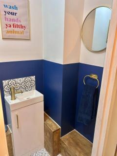 Stylish 2 Bed House- Sleeps 4- Parking -Near NEC & M42 - 5