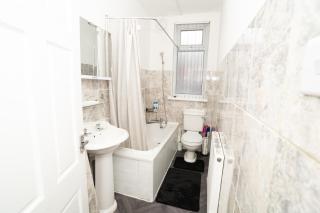 Home In Leeds Discounts for long term - 1