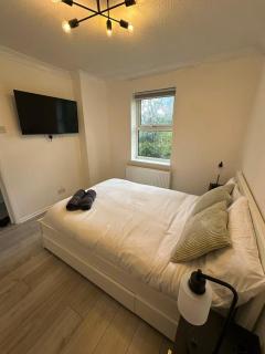 Racecourse house 5BR 3BA with parking - 5