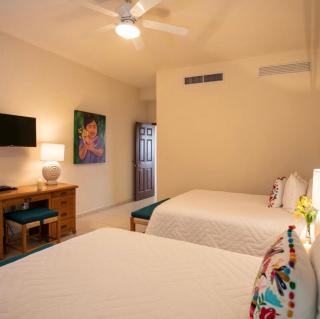 Luxury Beachfront Condo - 7