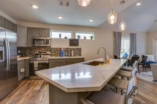 Houston Upgrade! Spacious and Modern Unit Near UH - 9