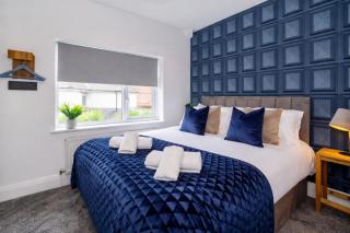 Stylish Hot Tub House with free parking! - 7