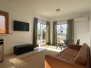 Kings Avenue 106 - 6