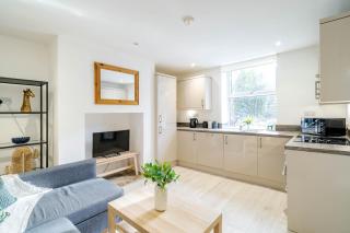 Stunning Flat in Chapel Allerton - Leeds Sleeps 4 - 2