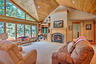 Private Family Retreat on Middle Eau Claire Lake! - 0