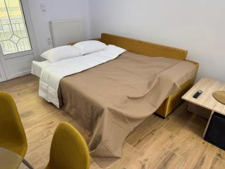 Modern Athens Suite - 160m from Metro - 3min Piraeus Port - 6 Guests - 2