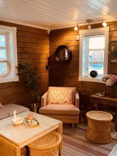 Charming Cabin On Veiholmen's Inner Harbor - 3