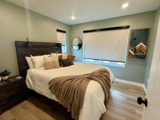 Lake and Lift Lodge at Gondola Crossing - 5